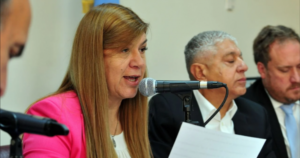 A un paso de la destitución: Diputados debaten la inhabilidad moral de Gloria Ruiz