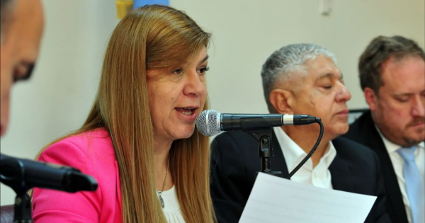 A un paso de la destitución: Diputados debaten la inhabilidad moral de Gloria Ruiz A un paso de la destitución: Diputados debaten la inhabilidad moral de Gloria Ruiz