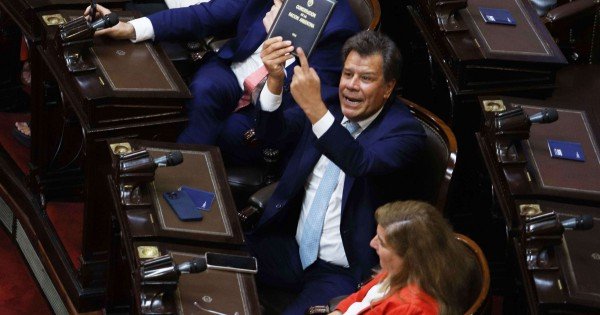 Adorni acusó a Facundo Manes de hacer show: de qué más lo denunció