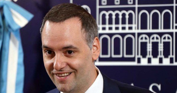 Adorni es el nuevo titular de la Secretaría de Comunicación y Medios de Milei Adorni es el nuevo titular de la Secretaría de Comunicación y Medios de Milei