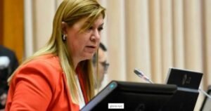 Allanaron la casa de Gloria Ruiz y le secuestraron una camioneta