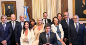 Aseguran que aumentó la aprobación hacia el Gobierno y sus políticas de “sacrificio económico”