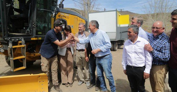 Coyuco-Cochico recibió nueva maquinaria para el mantenimiento de rutas Coyuco-Cochico recibió nueva maquinaria para el mantenimiento de rutas