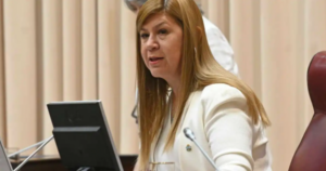 Deserciones y tensiones: se quiebran los apoyos a Gloria Ruiz