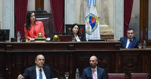 El Gobierno acelera reuniones en el Senado para definir las PASO El Gobierno acelera reuniones en el Senado para definir las PASO