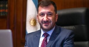El senador Kueider bajo la lupa: tres fiscales investigan su caso en Paraguay