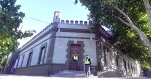 Empleada estatal cobraba sueldo en Neuquén mientras vivía en Chile