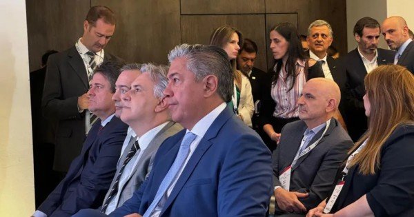 Figueroa impulsa las inversiones: “Neuquén tiene seguridad jurídica y tiene futuro” Figueroa impulsa las inversiones: “Neuquén tiene seguridad jurídica y tiene futuro”
