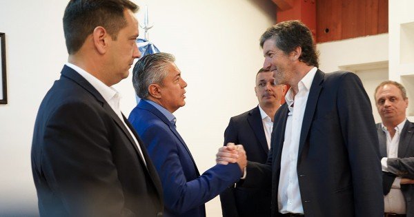 Figueroa: “la provincia está comprometida con el empleo local” Figueroa: “la provincia está comprometida con el empleo local”