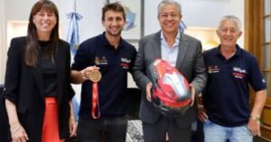 Figueroa recibió a Santiago Rostan luego de su participación en el Rally Dakar