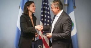 Figueroa se reunió con la Encargada de Negocios de la Embajada de EEUU