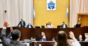 Gloria Ruiz suspendida en una sesión marcada por acusaciones y controversias