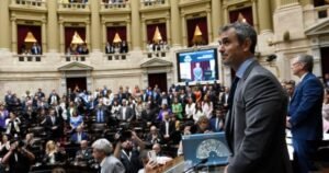 Libertad Avanza y el PRO citan a una sesión especial para debatir el DNU