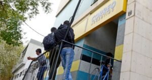 Milei avanza en la desregulación: el servicio de correo será privatizado