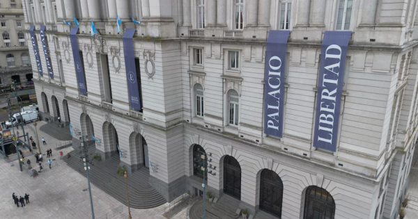 Milei inaugura el Palacio Libertad y arremete contra las universidades