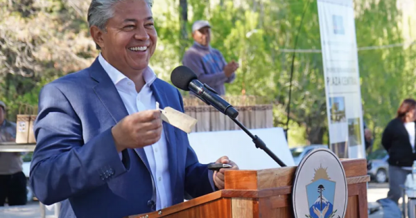 Rolando Figueroa anuncia la fecha de inicio de la obra del Gasoducto Cordillerano Rolando Figueroa anuncia la fecha de inicio de la obra del Gasoducto Cordillerano