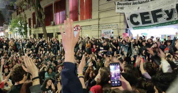 Toman 12 universidades en rechazo al veto de la Ley de Financiamiento