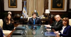 Milei busca eliminar la visa para argentinos tras reunirse con funcionaria de EE. UU.