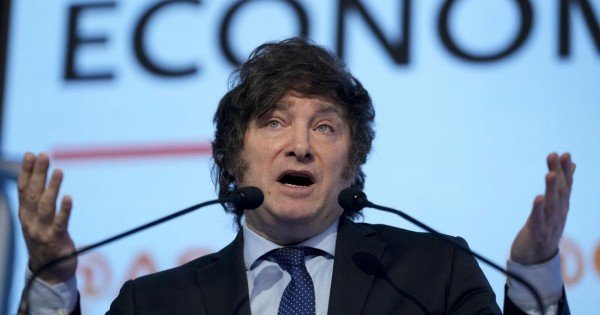 Milei proyecta una victoria de La Libertad Avanza en la primera vuelta de octubre