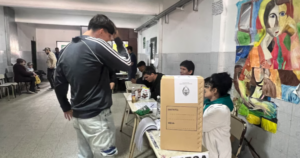 Fuerza Patria anticipa un triunfo en Buenos Aires tras una jornada electoral “ejemplar”