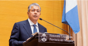 Con resultado negativo, Figueroa encabezó el primer narcotest para cargos públicos