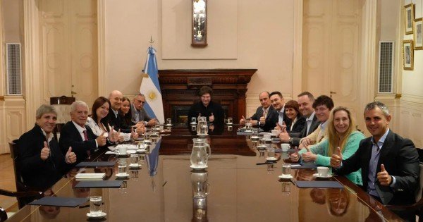 Milei encabeza reuniones tras el anuncio de eliminación de retenciones a los granos Milei encabeza reuniones tras el anuncio de eliminación de retenciones a los granos