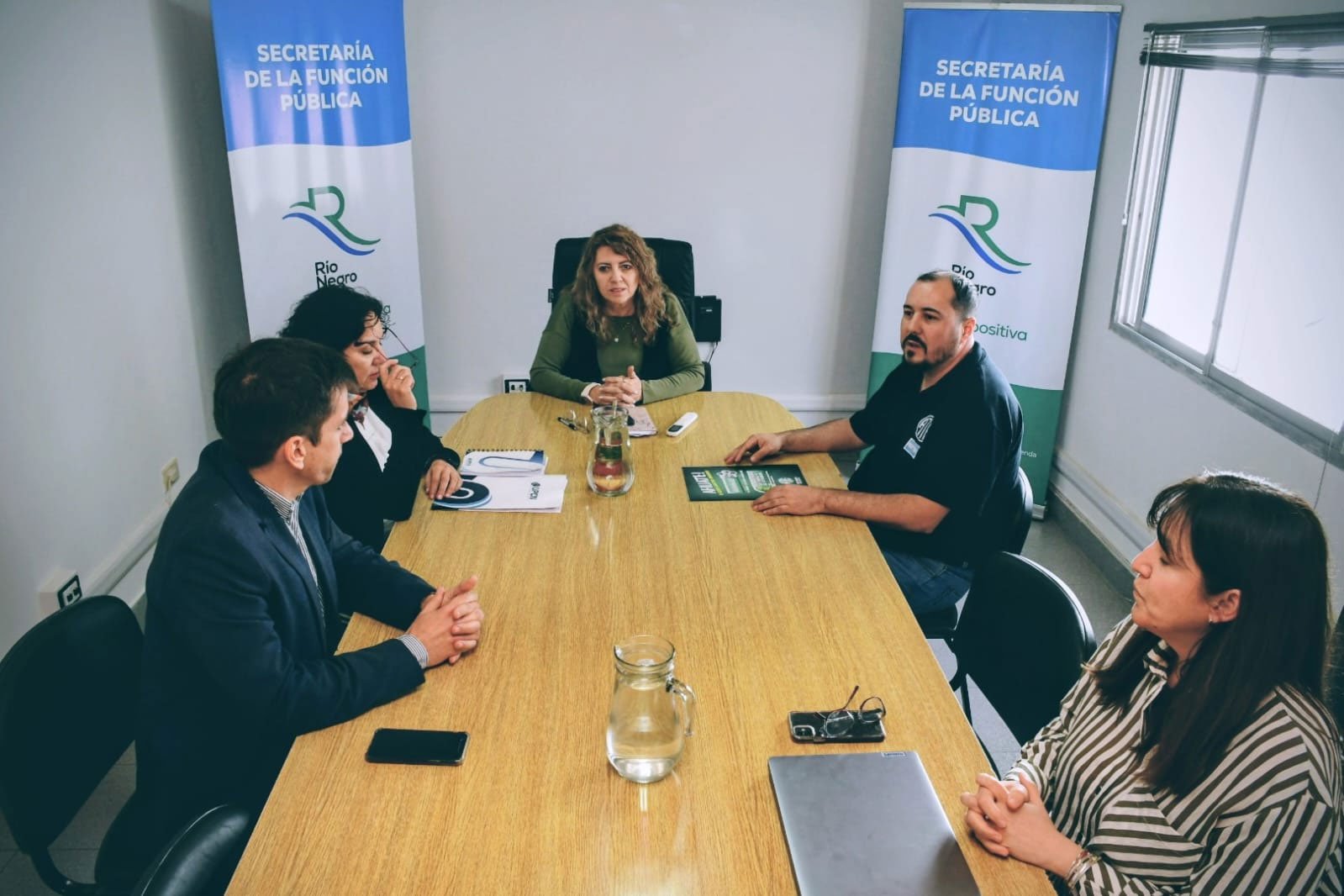 ATE rechaza “de plano” la oferta de aumento salarial del Gobierno por insuficiente ATE rechaza “de plano” la oferta de aumento salarial del Gobierno por insuficiente