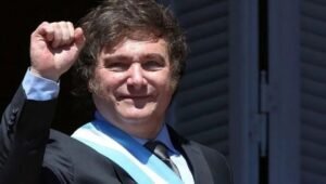 Rumbo a las elecciones del 26 de octubre, Milei inicia una gira por más de diez provincias