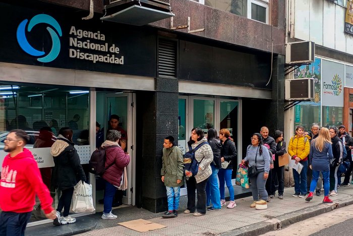 La medida busca frenar los efectos del Decreto 843/2024 y revertir las auditorías que dejaron a numerosas personas con discapacidad sin ingresos ni cobertura de salud.