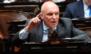 Espert renunció a la Comisión de Presupuesto y Hacienda y apuntó contra el kirchnerismo