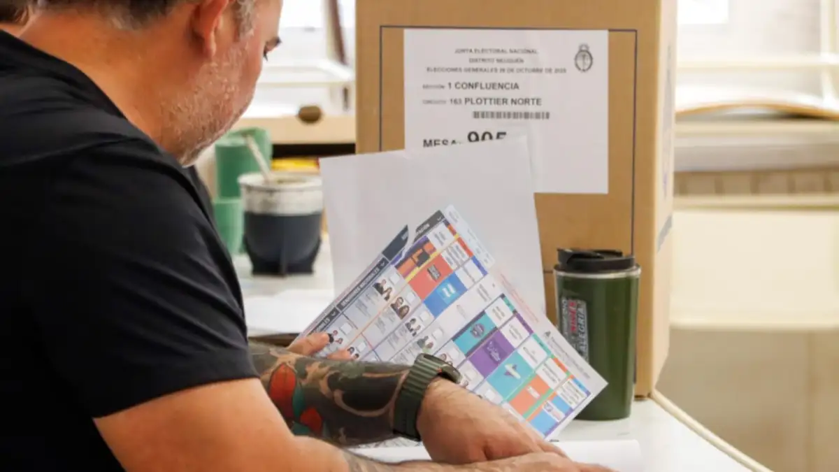 Neuquén supera el promedio nacional y registra más del 35% de votantes a mediodía Neuquén supera el promedio nacional y registra más del 35% de votantes a mediodía