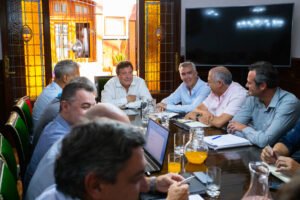 Weretilneck reunió a su Gabinete: primer encuentro poselectoral, ajustes al Presupuesto y tensión por el frente salarial