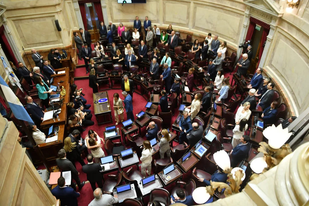 El Gobierno acelera en el Senado el debate por la reforma laboral y quiere un trámite exprés El Gobierno acelera en el Senado el debate por la reforma laboral y quiere un trámite exprés