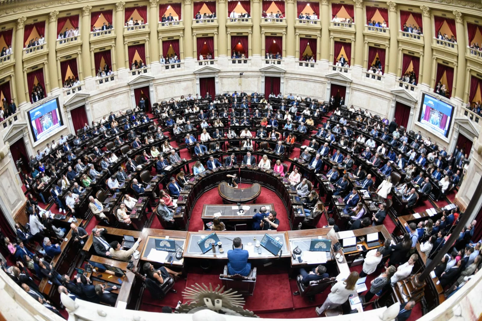 Congreso abre sesiones extraordinarias para tratar reformas clave del Gobierno