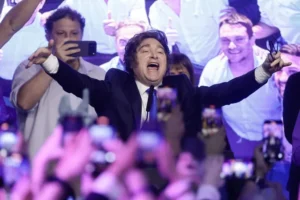 Javier Milei festejó que La Libertad Avanza alcanzó la primera minoría en Diputados