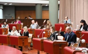 Chubut: el oficialismo logró dictamen y la Legislatura se encamina a una sesión maratónica