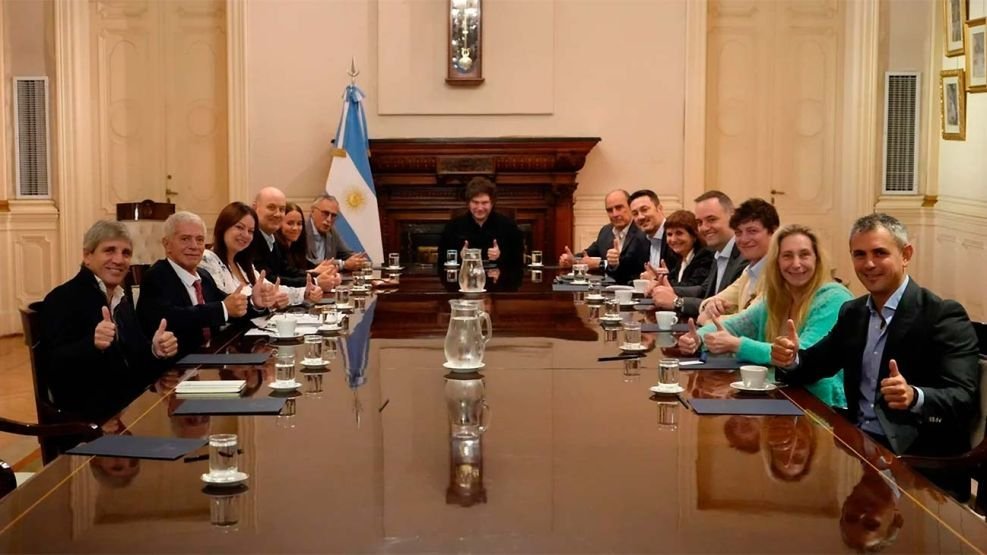 El Gobierno afina su estrategia legislativa en la previa a las sesiones extraordinarias El Gobierno afina su estrategia legislativa en la previa a las sesiones extraordinarias