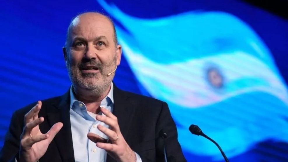 Sturzenegger confirmó que la reforma laboral alcanzará a todos los contratos del sector privado