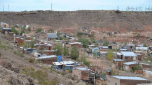 Neuquén avanza con obras de gas y cloacas en asentamientos del Oeste