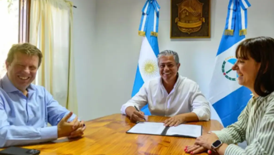 Neuquén asegura la continuidad de las Becas Gregorio Álvarez con apoyo privado de 250 mil dólares Neuquén asegura la continuidad de las Becas Gregorio Álvarez con apoyo privado de 250 mil dólares