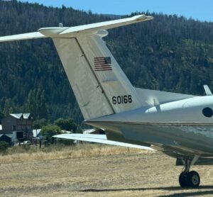 Polémica en El Bolsón por la presencia de un avión militar de Estados Unidos