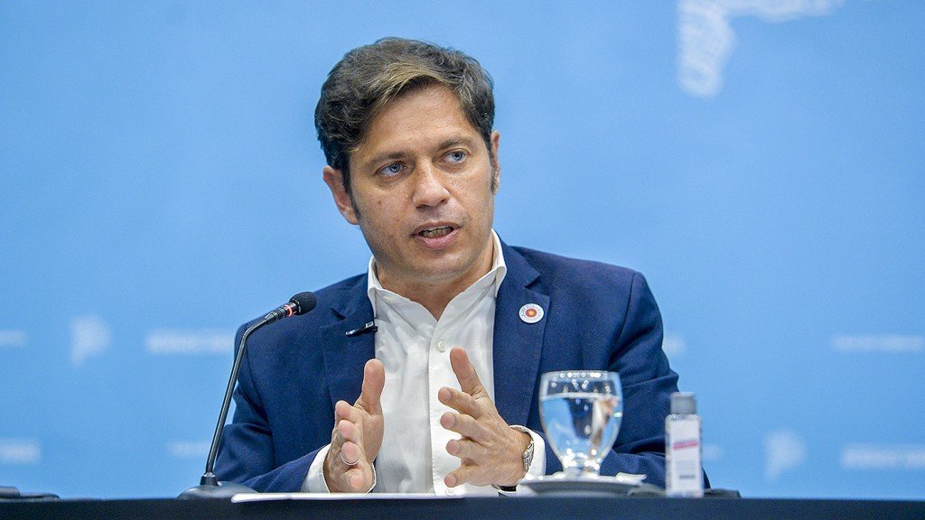 Kicillof acordó un aumento del 3% para estatales y docentes en enero
