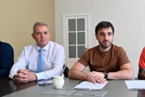 Chubut presentó una nueva oferta salarial docente con aumentos mensuales y actualización automática