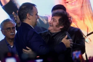 Los tres motivos por los que Javier Milei sostiene a Manuel Adorni como jefe de Gabinete