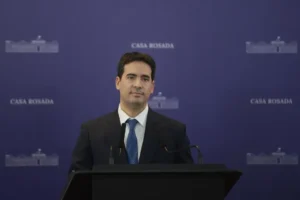 Adrián Ravier, en su primera conferencia como vocero: “Santilli inaugura una nueva etapa para el Gobierno”