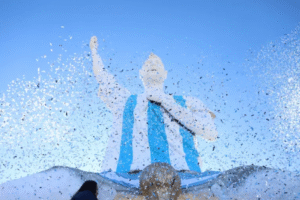 Luzu TV criticó la estatua de Messi en Cutral Co y las redes estallaron