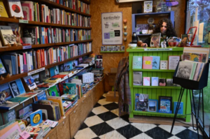 Una librería de Bariloche fue nominada entre las mejores del país y competirá en la Feria de Editores