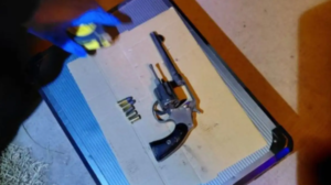 Detuvieron a una pareja en Cinco Saltos y secuestraron un revólver tras un llamado al 911