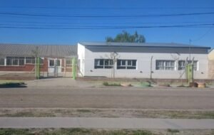 Indignación en General Roca: delincuentes ingresaron a una escuela y robaron los alimentos del refrigerio de los alumnos