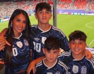 Antonela Roccuzzo deslumbró en la tribuna y celebró el triunfo argentino con un emotivo mensaje